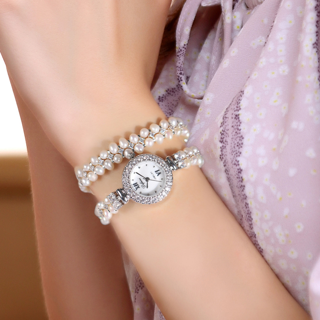 2021Luxury Women's Quartz Watch with Diamond Crystal Wrist Band Stainless Steel Casual Luxury Style