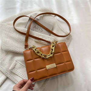 Sac à main en PU Sacs à main à chaîne à carreaux à texture d'indentation populaires pour femmes Sacs à main pour dames et pour femmes - Product Image 4