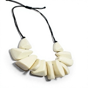 Collar de Cuentas de Madera Geométricas Color Crema, Estilo Étnico, Cordón Negro Ajustable, Unisex, Joyería Casual para Regalo - Product Image 5