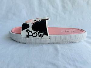 Ciabatte Estive Antiscivolo in EVA Rosa con Stampa Mucca La Gran H, Taglie 36-41 - Product Image 5