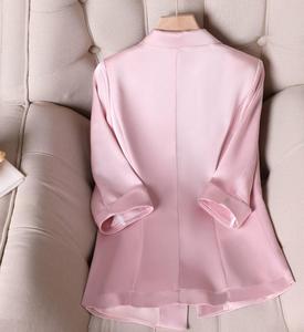 ชุดสูทแฟชั่นสำหรับผู้หญิงทรงเข้ารูป แขนสามส่วน สีพื้น ติดกระดุมเม็ดเดียว สไตล์มืออาชีพ - Product Image 4