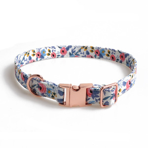 <span class=keywords><strong>Collar</strong></span> ajustable para perros y gatos con lazo floral <span class=keywords><strong>Collar</strong></span> para mascotas con botones metálicos de oro rosa personalizado Correas y arneses Categoría de producto - Product Image 6