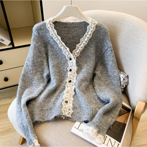 Cardigan en tricot pour femme avec bordure en dentelle, manches longues, boutons en forme de cœur, coupe ample, style vintage, anti-boulochage - Product Image 3