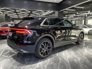 CLEAN LUXURY Usata 2022 <span class=keywords><strong>AUDI</strong></span> <span class=keywords><strong>Q8</strong></span> 55 TFSI quattro 4MATIC 5 porte <span class=keywords><strong>SUV</strong></span> 3L Turbo 6 cilindri Automatica Pelle Scuro R21 - Product Image 6