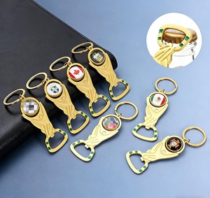 Llavero Abridor de Botellas con Diseño de Trofeo, Accesorio Diario para Fanáticos <span class=keywords><strong>del</strong></span> Deporte, Pequeño Regalo Multiherramienta para Hombres, Souvenir para Fanáticos <span class=keywords><strong>del</strong></span> Fútbol - Product Image 1