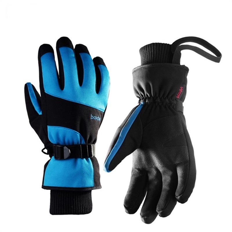 Noir et bleu