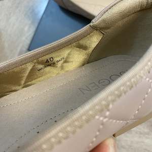 Ballerines plates matelassées croisées en cuir d'agneau pour femmes, grandes tailles, mocassins décontractés pour dames, chaussures de soirée pour filles, personnalisation du logo - Product Image 3