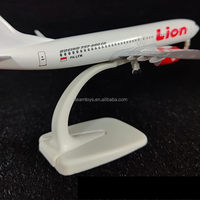 Modèle de chasse en alliage Indonesia Lion Air B737 avec trains d'atterrissage 20CM 1/300 Die Casting Collectible Model Toys