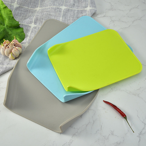 3 pezzi tagliere in plastica per nidificazione Set di bordi curvi in piedi tagliere da cucina - Product Image 2