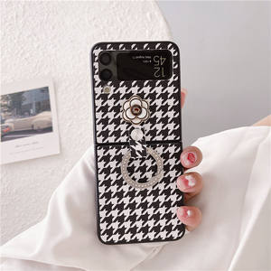 Funda Protectora Plegable Anticaída con Anillo y Diseño de Camelia a Cuadros para ZFlip7, Compatible con ZFlip6/5/4 - Product Image 1