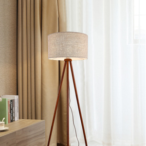 Lámpara de pie de madera de gama alta de estilo americano sólido para sala de estar y dormitorio, iluminación LED de puesta de sol cálida Retro, Control táctil cómodo - Product Image 1