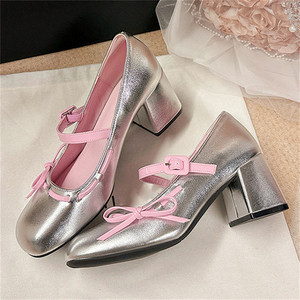 Sandalias de tacón de copa de vino con correa al tobillo y diseño de punta para niñas, estilo champán, nueva moda 2025 para verano - Product Image 1