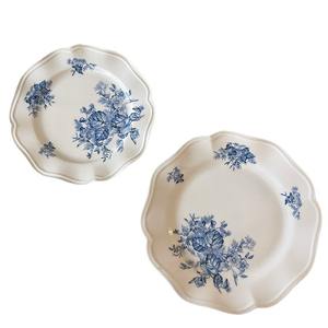 Assiette en céramique de style français médiéval avec relief en dentelle et motif de rose, assiette à dessert, assiette à petit-déjeuner, assiette à dîner en dentelle - Product Image 1