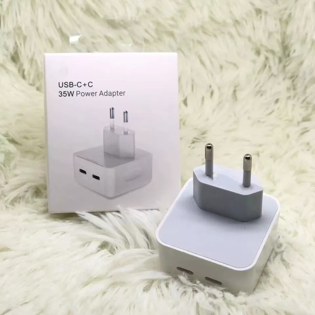 35W Magnetic Electric Gan PD Dual USB-C QC3.0 Fast Charging Wall Adapter with OVP Protection and 5V/2A Output for X/12/14