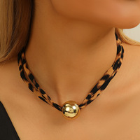 Collier croix imprimé léopard, pendentif cœur floral, chaîne de clavicule coquillage et étoile de mer pour l'été