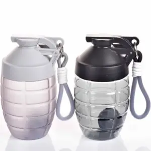 Bouteille d'eau de sport en plastique sans BPA avec design créatif bouteille shaker de protéines de gymnastique en plastique avec boule d'agitation nouveau design avec logo personnalisé