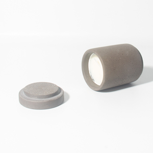 Bocaux à bougie gris en <span class=keywords><strong>béton</strong></span> naturel Conteneur à bougie en gros en usine fabriqué à la main avec un <span class=keywords><strong>couvercle</strong></span> en <span class=keywords><strong>béton</strong></span> pour la décoration de la maison - Product Image 4