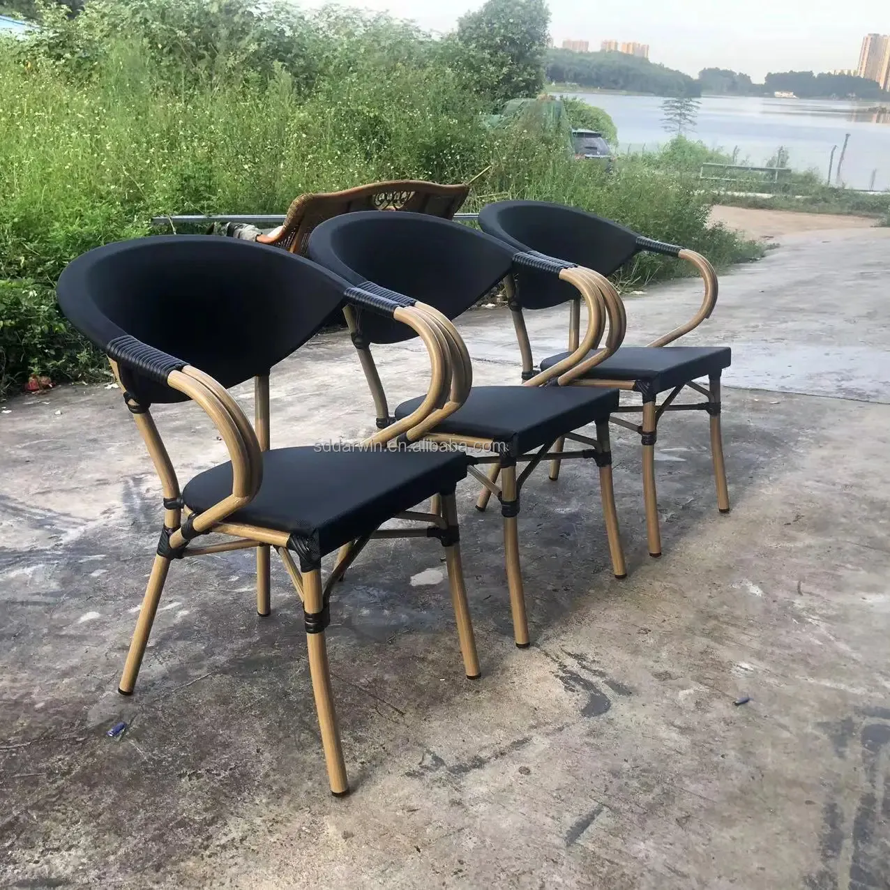 Popular Factory-Made Rattan Outdoor Dining Chair Bamboo-Looking Aluminum with Wicker Material for Restaurant and Cafe Patio