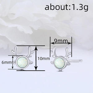 Boucles d'oreilles clous en argent E3769 en forme de cerf avec opale blanche sertie clos, bijoux fantaisie mignons pour femme, cadeau - Product Image 5