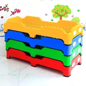 Letti in plastica per asilo nido durevole letto in plastica prescolare impilabile lettino per bambini colorato per mobili per asilo nido per bambini