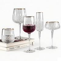 Vente en gros de gobelets en verre soufflé à la main avec bordure dorée et motif diamant, gobelets à vin vintage, gobelets à eau, verres à cocktail