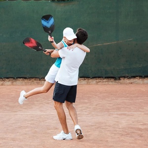 Ensemble de raquettes de pickleball en fibre de carbone de haute qualité, légères, sans bordure, noyau en nid d'abeille, approuvées USAPA, pour le divertissement - Product Image 4