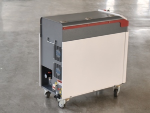 Nettoyeur laser à impulsions à <span class=keywords><strong>refroidissement</strong></span> par air, machine portative de décapage de rouille au laser pour l'entretien des pièces automobiles et des équipements maritimes - Product Image 3