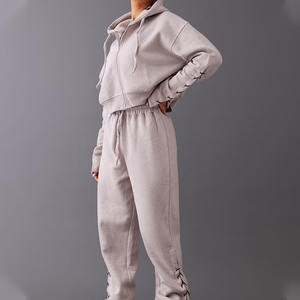 ชุดวอร์มมีฮู้ดแบบซิปสีเทาอ่อนของผู้หญิงตัวเล็ก - Product Image 3