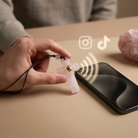 Collier pendentif intelligent NFC innovant 2026 en pierre naturelle, idéal pour cadeau d'église et outil de réseautage numérique