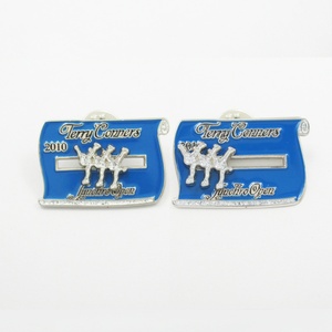 Pin de solapa deslizante de esmalte holográfico con diseño de mochila con icono en blanco y corona colorida, broche de esmalte y botón para enfermería - Product Image 2