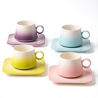 Ensemble tasse et soucoupe en porcelaine dégradée avec anse en forme d'anneau, glaçure ombrée, design contemporain, compatible lave-vaisselle, sans BPA, pour la maison, le bureau, ou comme cadeau