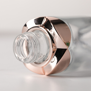 Frasco cuentagotas de vidrio de lujo de 30ml con tapa de oro rosa Base cortada en forma de flor para embalaje de suero de aceite esencial - Product Image 2