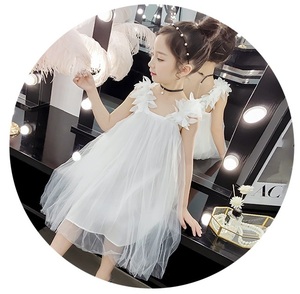Abito da Sposa Stile Principessa Americana Vintage con Spalle Scoperte e Pizzo Floreale Bianco per Bambine - Product Image 2