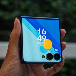 Novità 2025: Telefono <span class=keywords><strong>Cellulare</strong></span> 5G A+ 100% Originale Usato Sbloccato per <span class=keywords><strong>Samsung</strong></span> Galaxy Z Flip7, Smartphone Android da 6,9 Pollici - Product Image 5