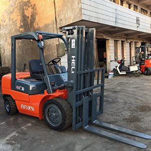 Chariot élévateur d'occasion Heli H2000 Série 30 3t, 3 tonnes, faible nombre d'heures de fonctionnement, à vendre en Chine à prix abordable - Product Image 4