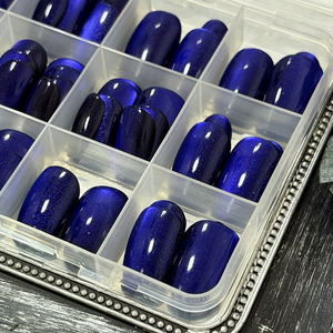 เล็บปลอมอะ<span class=keywords><strong>ค</strong></span>ริ<span class=keywords><strong>ลิ</strong></span><span class=keywords><strong>ค</strong></span>แบบกดติด 144 ชิ้น สีน้ำเงินรอยัล ทรงรี ปลายเล็บทรงอัลมอนด์ ประดับกลิตเตอร์ ทำมือ ลายตาแมว ชุดเล็บปลอม - Product Image 3