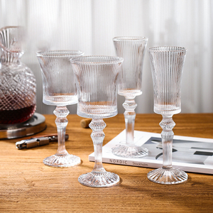 Vente flash Verre à vin rouge et à champagne vintage minimaliste côtelé pour les mariages - Product Image 1