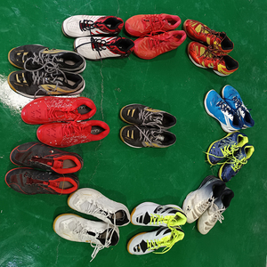 Chaussures de sport d'occasion de marque (badminton, tennis) respirantes avec doublure en maille – Balles en gros de seconde main - Product Image 3