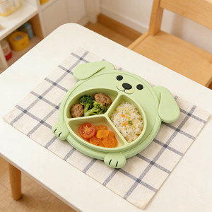 Assiette <span class=keywords><strong>pour</strong></span> enfant en <span class=keywords><strong>silicone</strong></span> de qualité alimentaire, imperméable, motif chien de dessin animé, personnalisable, vente en gros, <span class=keywords><strong>pour</strong></span> produits <span class=keywords><strong>pour</strong></span> enfants - Product Image 4