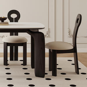 Chaise de salle à manger vintage à dossier haut en bois massif et rembourrée pour salle à manger - Product Image 1