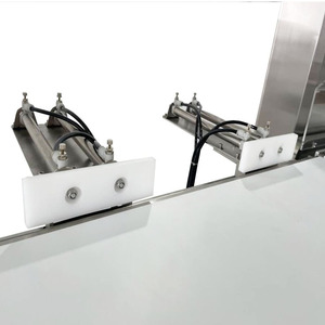 Kết hợp độ nhạy cao thực phẩm Máy dò kim loại với độ chính xác cao <span class=keywords><strong>checkweigher</strong></span> với hai đẩy rejectors cho rau và trái cây - Product Image 4