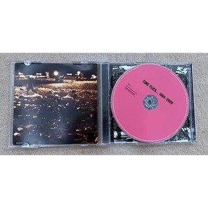 Oasis Time Flies 1994-2009, el CD completo de sencillos, el álbum de mayores éxitos del Britpop - Product Image 3
