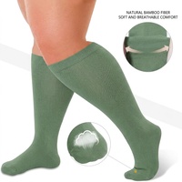 Kaos Kaki Kompresi Serat Bambu Profesional Ukuran Besar untuk Betis Lebar, Kaos Kaki Penyangga Lembut untuk Perawat yang Berdiri Sepanjang Hari, Grosir