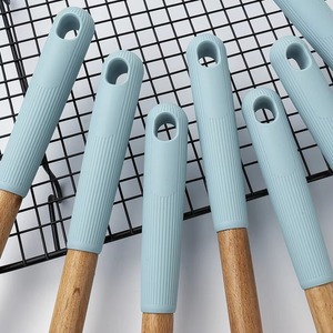 Silicone Kitchen Utensil Set Non Stick Cooking Tools Heat Resistant Non Slip Wooden Handle Spatula Ladle Spoon Brush 9 Pieces - Product Image 2