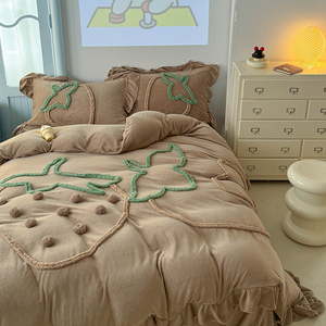 Copripiumino fragola ricamato in velluto di latte imbottito caldo cartone animato dormitorio per studenti doppio inverno Set biancheria da letto 4 pezzi - Product Image 5