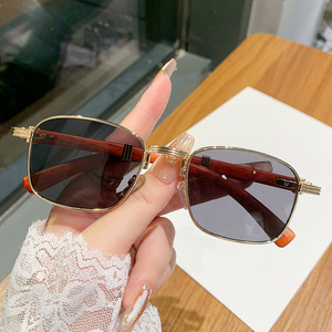 <b>Sunglasses</b> Wooden Temples <b>Square</b> <b>Frame</b> UV400 Women Fashionable Travel Style - Product Image 1