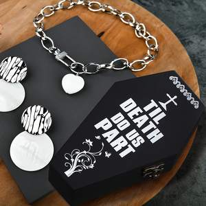 Boîte en <span class=keywords><strong>bois</strong></span> en gros, boîte de support d'anneau de cercueil, décor de cercueil de mariage gothique noir à vendre avec couvercle - Product Image 4