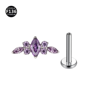 <span class=keywords><strong>Piercing</strong></span> de cartilage d'oreille en titane de luxe, style hip-hop, avec zircon en grappe de fleurs taille marquise, à filetage interne, pour labret, <span class=keywords><strong>tragus</strong></span> - Product Image 3