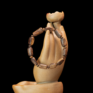 กำไลไม้กฤษณาธรรมชาติ เกรดใกล้เคียงเกรดซิงคิง ลูกปัดไม้กฤษณาแท้ ขนาดเล็ก สำหรับผู้หญิง งานแฮนด์เมด เครื่องประดับหรูหรา - Product Image 1