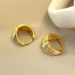 Pendientes de latón con rayas de alta gama, chapados en oro de 18k, accesorios de moda versátiles para mujer. - Product Image 6